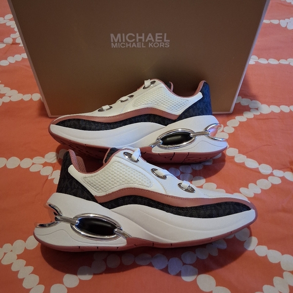 Michael Kors Toni Trainer Sneakers - Picture 4 of 12